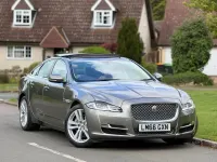 Usado Jaguar XJ Premium Luxury 300 CV (220 kW) 2016 Plateado Berlina