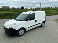 Begagnad Vauxhall Combo 2016 Vit Minibuss