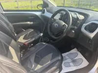 Second-hand Toyota Aygo X-clusiv 2018 Argintiu Hatchback