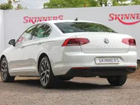 Used VW Passat SE 2020 White Sedan
