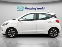 Used Hyundai i10 Advanced 63 HP (46 kW) 2024 White Hatchback