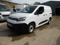 Usado Citroën Berlingo 2023 Branco Monovolume