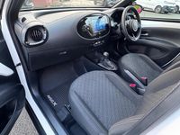 Used Toyota Aygo X 72 HP (52 kW) 2024 White SUV