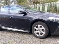 Käytetty Volvo V40 SE 2014 Musta Viistoperä
