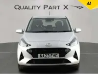 Usado Hyundai i10 Premium 84 CV (61 kW) 2023 Gris Utilitario