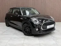 Begagnad Mini Cooper Hatch 2018 Svart Halvkombi