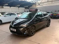 Used Toyota Yaris Design 100 HP (73 kW) 2018 Black Hatchback