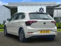 Käytetty VW Polo Life 95 HP (69 kW) 2024 Harmaa Viistoperä
