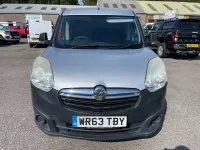Używany Vauxhall Combo 2013 Srebrny Minivan