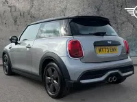 Begagnad Mini Cooper S Classic 176 HK (129 kW) 2023 Silver Halvkombi