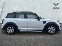 Usado Mini Cooper Countryman Classic 134 CV (98 kW) 2023 Blanco SUV