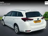 Used Toyota Auris Touring Sports 136 HP (100 kW) 2018 White Estate