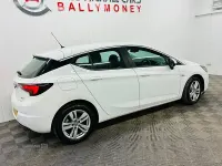 Used Vauxhall Astra Design Edition 2017 White Hatchback