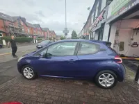 Used Peugeot 208 Active 68 HP (50 kW) 2014 Blue Hatchback