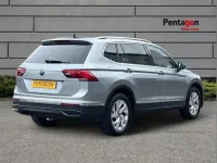 Gebraucht VW Tiguan Life 147 PS (108 kW) 2023 Silber SUV