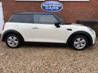 Used Mini Cooper Classic 136 HP (100 kW) 2021 White Hatchback