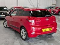 Used Hyundai i20 Premium 84 HP (61 kW) 2017 Red Hatchback