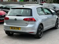 Usado VW Golf VII SE 122 HP (89 kW) 2014 Prateado Citadino