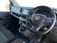 Used Vauxhall Vivaro S 100 HP (73 kW) 2023 White MPV