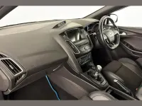 Usado Ford Focus RS 350 HP (257 kW) 2017 Cinzento Citadino