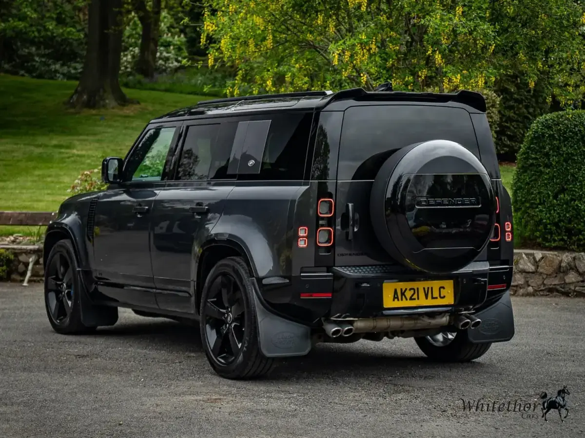 Usado Land Rover Defender S 525 HP (386 kW) 2021 Cinzento SUV