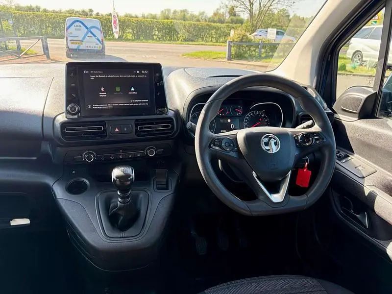 Begagnad Vauxhall Combo S 2019 Blå Minibuss