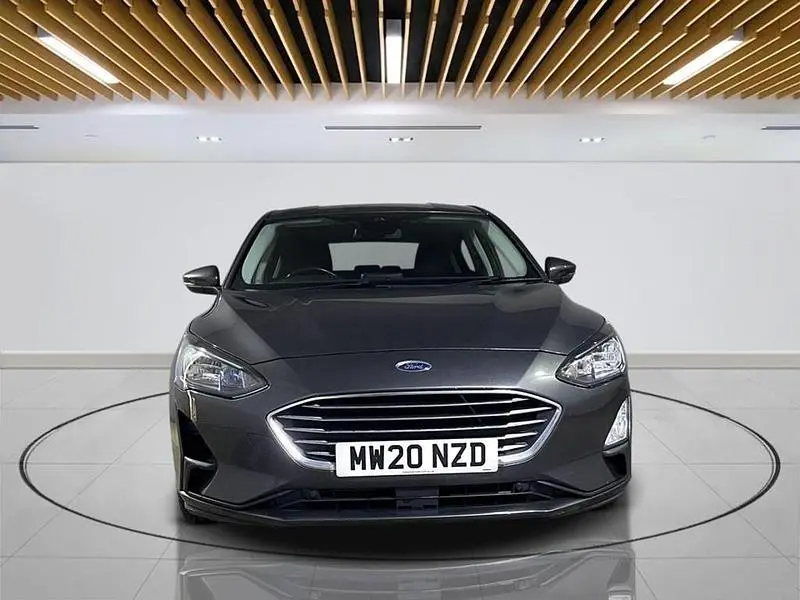 Usado Ford Focus Titanium X 125 HP (91 kW) 2020 Cinzento Citadino