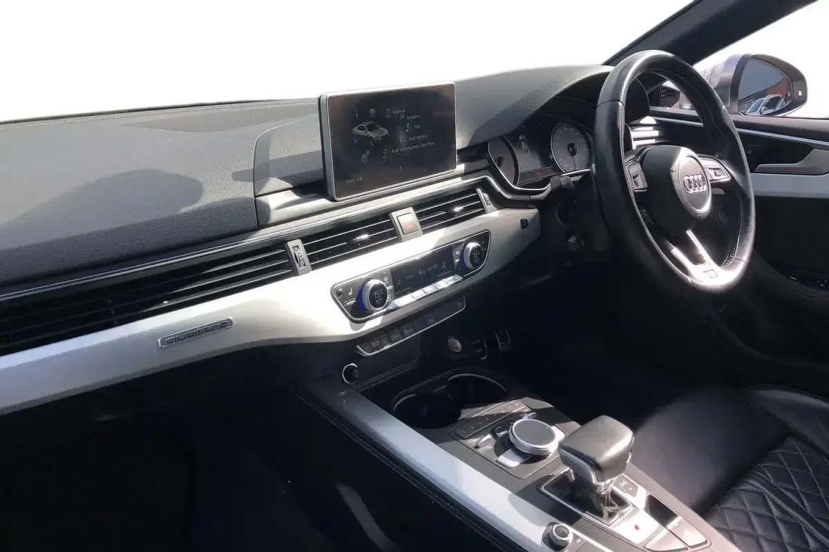 Begagnad Audi A5 Design 272 HK (200 kW) 2017 Blå Sportkupé