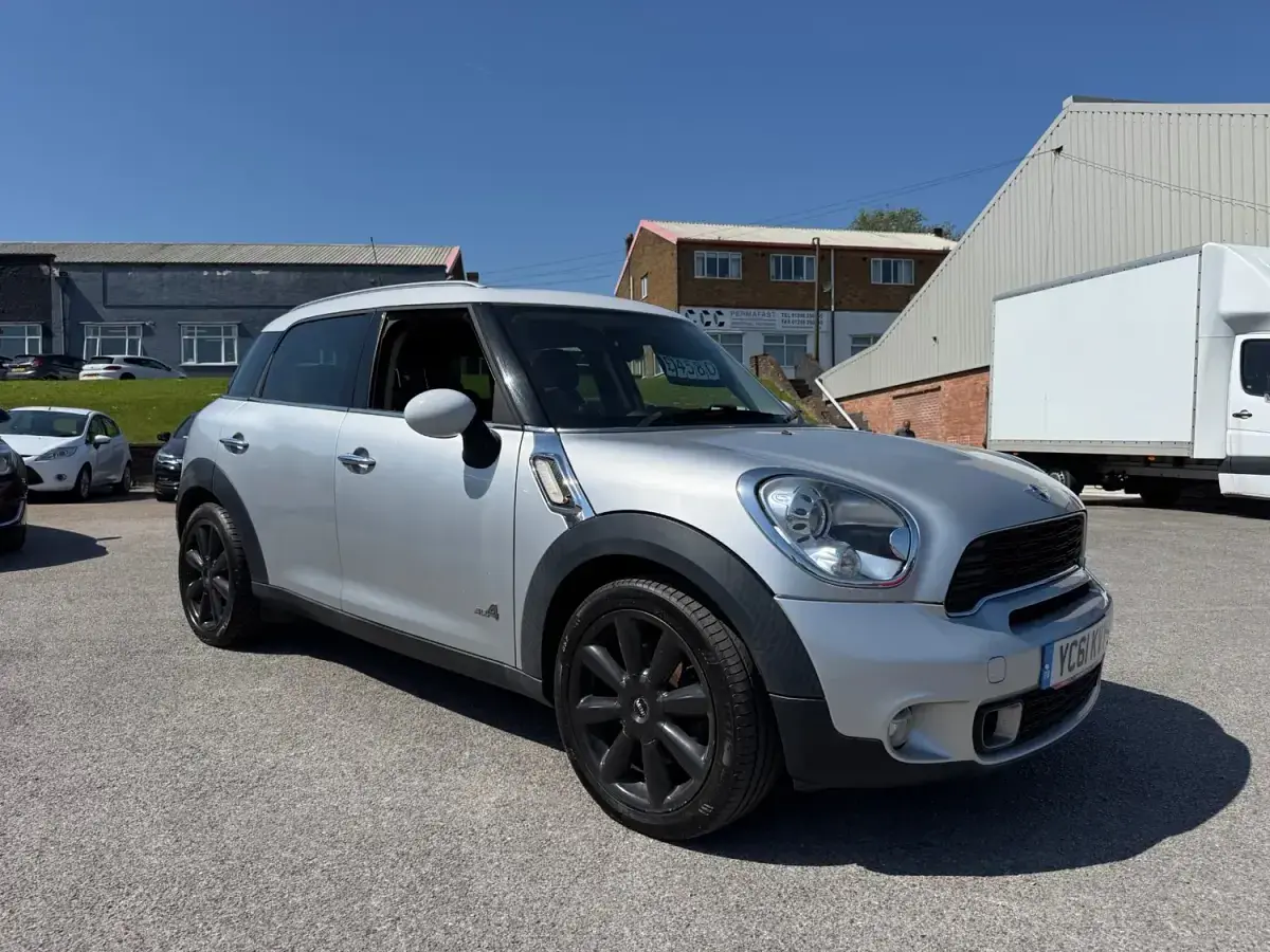 Begagnad Mini Cooper S 2011 Silver Halvkombi