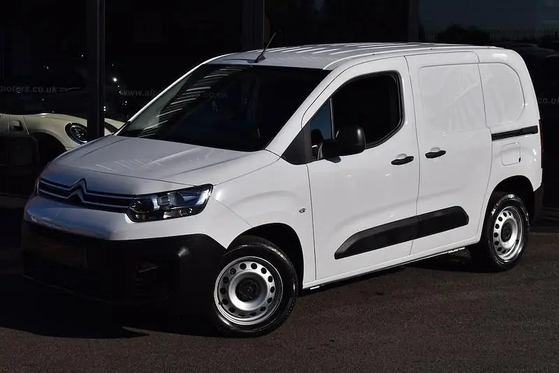 Usado Citroën Berlingo 100 HP (73 kW) 2023 Branco Monovolume