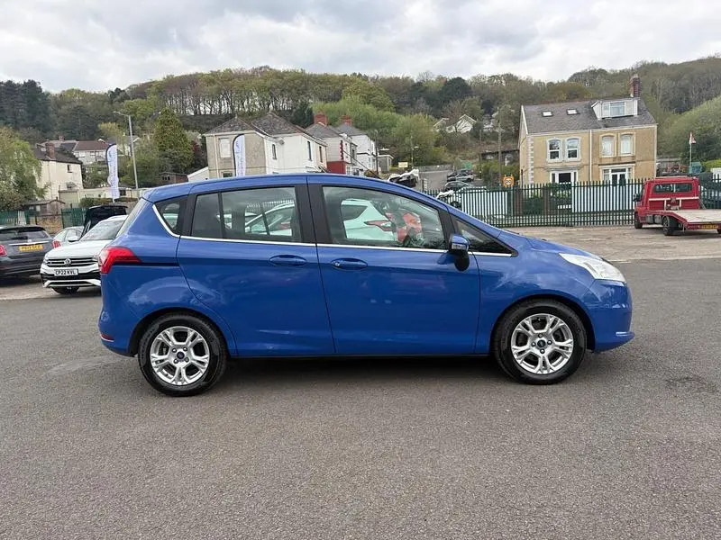 Usado Ford B-MAX Zetec 2018 Azul Monovolume