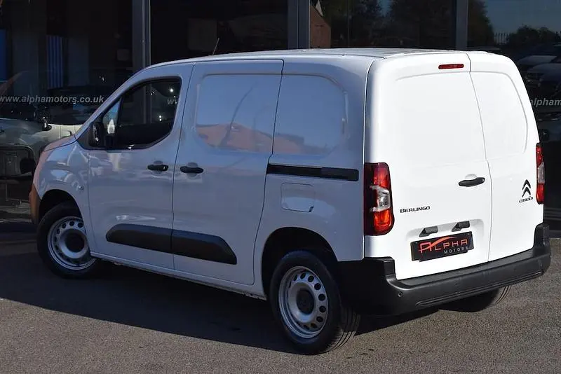 Usado Citroën Berlingo 100 HP (73 kW) 2023 Branco Monovolume