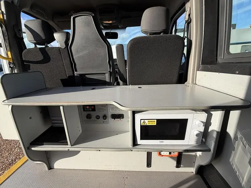 Second-hand Vauxhall Movano 130 CP (95 kW) 2018 Alb Monovolum