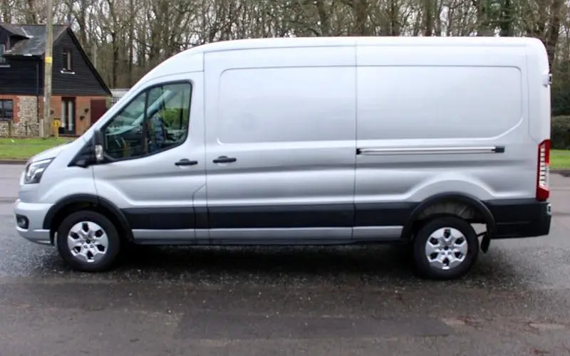 Usado Ford Transit Limited 165 HP (121 kW) 2024 Prateado Van