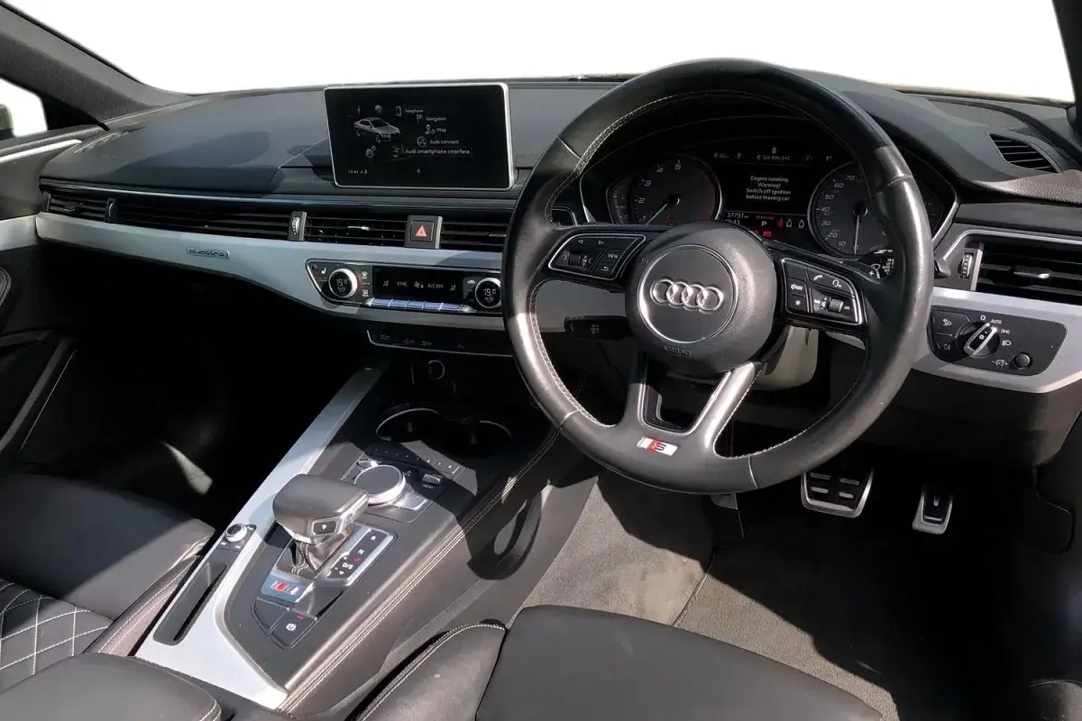Begagnad Audi A5 Design 272 HK (200 kW) 2017 Blå Sportkupé