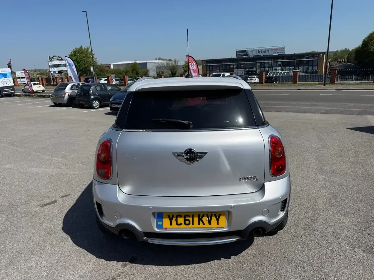 Begagnad Mini Cooper S 2011 Silver Halvkombi