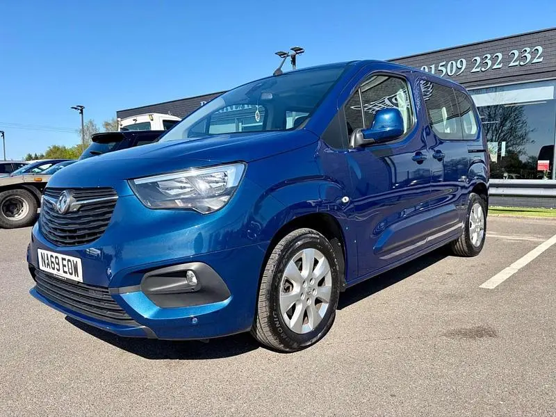 Begagnad Vauxhall Combo S 2019 Blå Minibuss