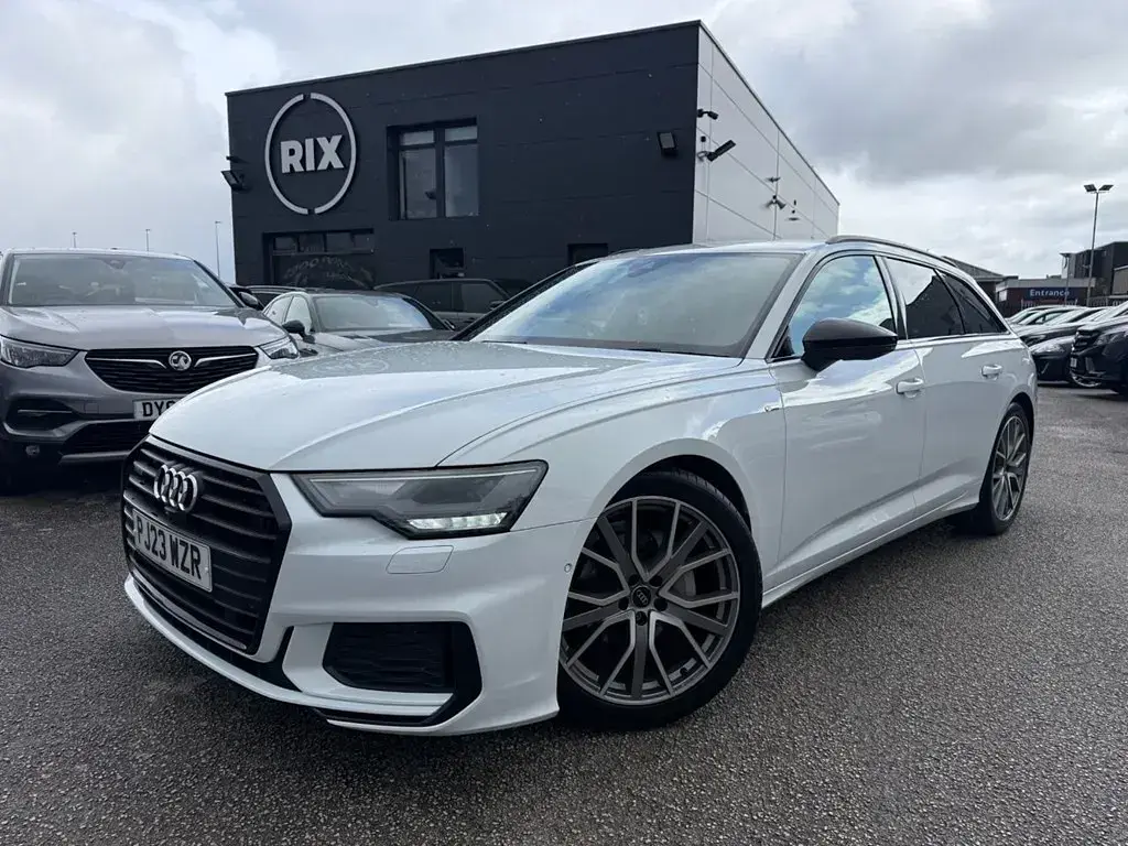 Begagnad Audi A6 Black Edition 204 HK (150 kW) 2023 Vit Kombi