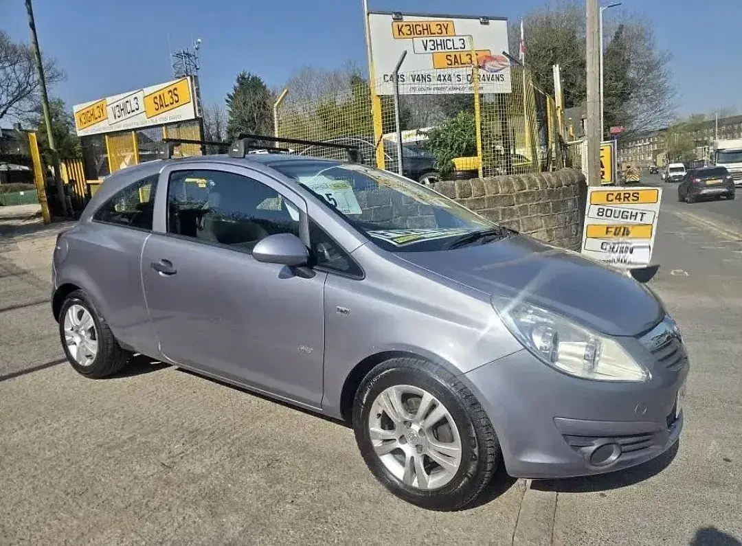 Begagnad Vauxhall Corsa 2009 Silver Halvkombi