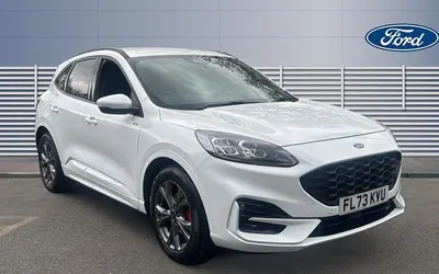 Usado Ford Kuga ST-Line 190 HP (139 kW) 2023 Branco SUV