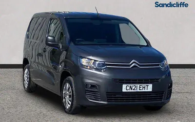 Usado Citroën Berlingo PureTech 110 CV (80 kW) 2021 Paint metallic Monovolumen