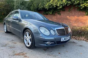 Begagnad Mercedes E200