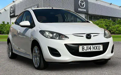 Usado Mazda 2 84 HP (61 kW) 2014 Branco Citadino