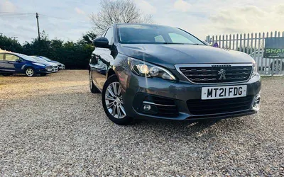 Używany Peugeot 308 Allure 131 KM (96 kW) 2021 Hatchback