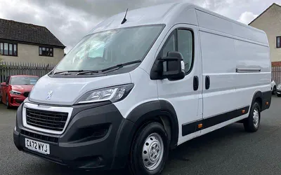 Second-hand Peugeot Boxer Premium 140 CP (102 kW) 2023 Van