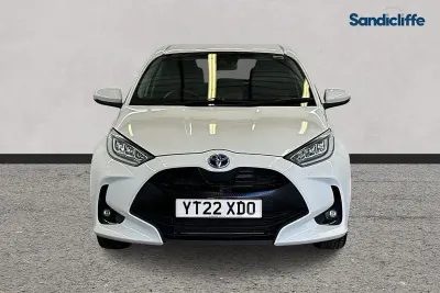Usado Toyota Yaris Hybrid Design 116 HP (85 kW) 2024 Branco Citadino