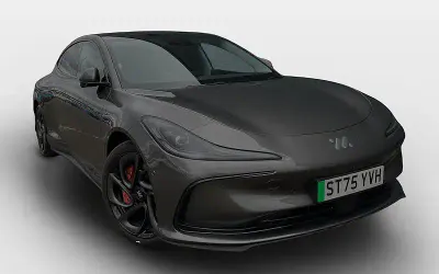 Używany MG IM5 Performance 553 kW (752 KM) 2025 Srebrny Hatchback