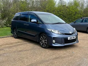Begagnad Toyota Estima