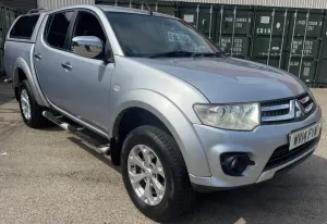 Begagnad Mitsubishi L200