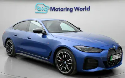Usado BMW i4 M Sport 400 kW (544 CV) 2023 Azul Berlina